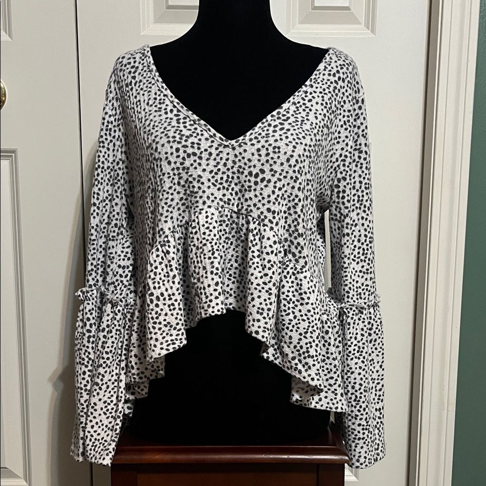 Altar'd State Oversized Cropped Bell Sleeve Ruffle Tiered Deep Neck Blouse Top S